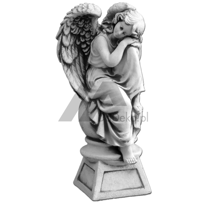 Sovande ängel med stora vingar på en piedestal - 42 cm