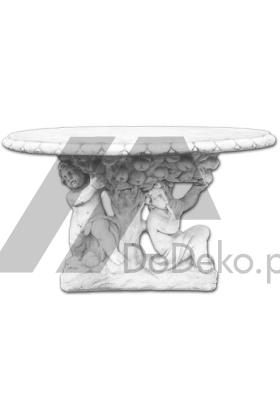 Tradgardsbord med en skulptur
